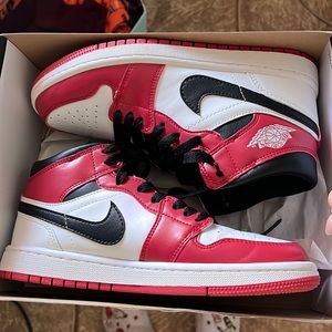 Nike Jordan 1 mid